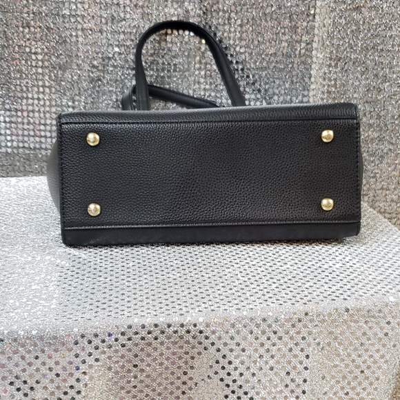Simple Classic Large Black + Gold Purse Handbag - Picture 2 of 3